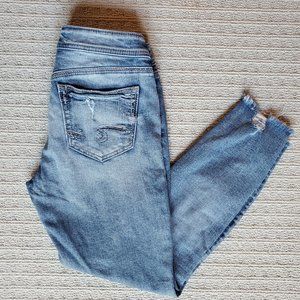 Silver Suki skinny crop distressed jeans 27/25
